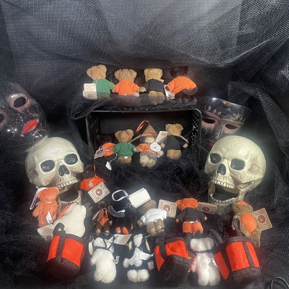 Retired Lot of 20 Halloween Boyds’ Bears Mini Bears w VHTF Trick Or Treat Dog! - Picture 4 of 7